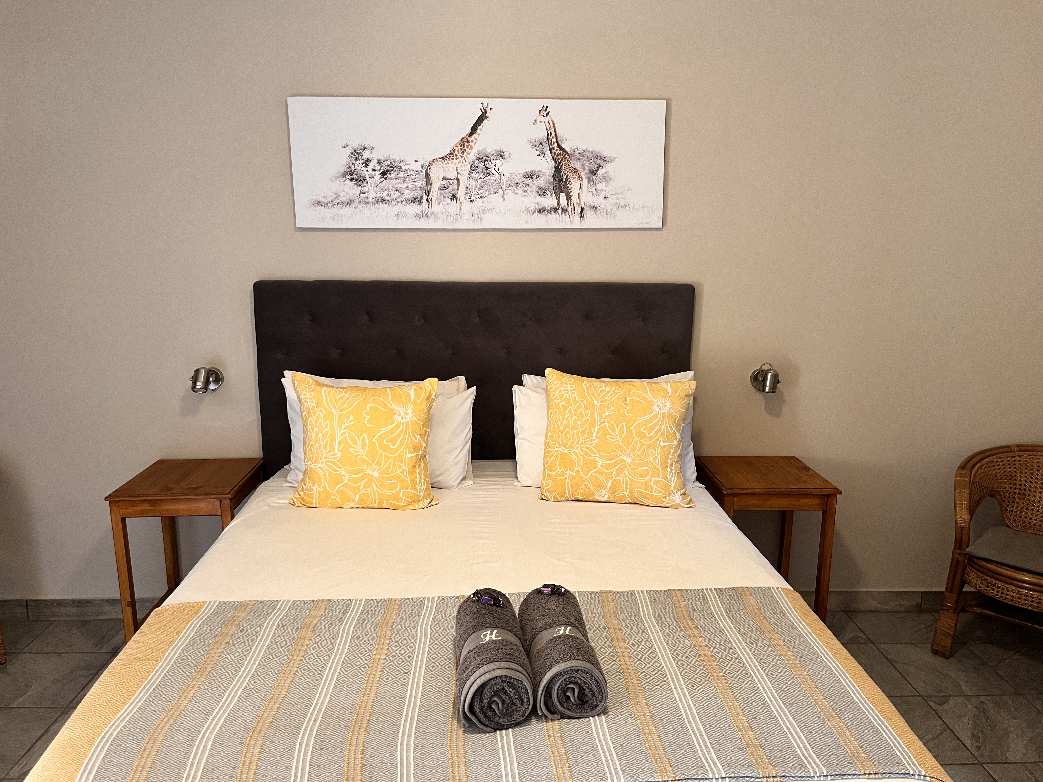 Slaapkamer met kussings